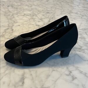 Easy Street Arya 2 Inch Black Women's Heels Size 6